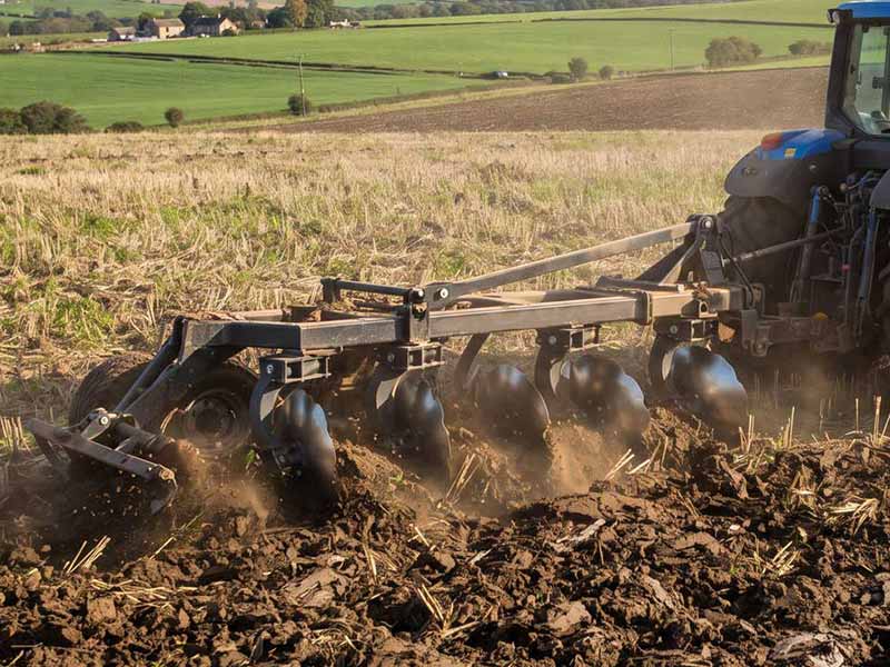 Disc-Plow-vs-Disc-Harrow-for-Primary-&-Secondary-Tillage-1.jpg Disc-Plow-vs-Disc-Harrow-for-Primary-&-Secondary-Tillage-1.jpg